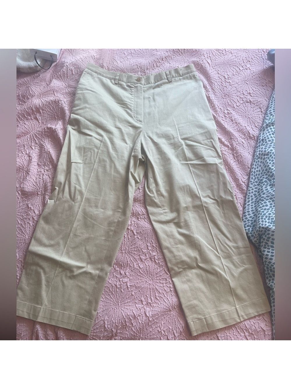 ($50 )Burberry Golf Chinos